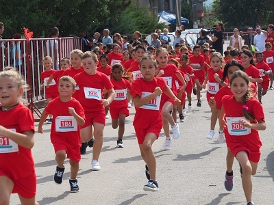 500 de copii uniți pentru educație prin sport în Castelu, județul Constanța