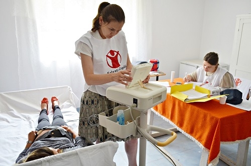 România are aproape un sfert din mamele minore din Uniunea Europeană