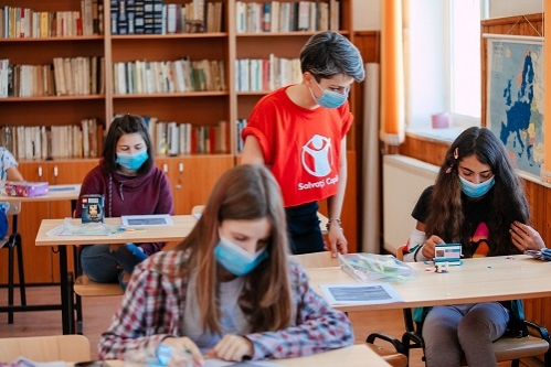 S.O.S. Educație reală pentru toți copiii: Școala din comuna Viișoara, Botoșani, are nevoie urgentă de conexiune la internet și tablete pentru copii
