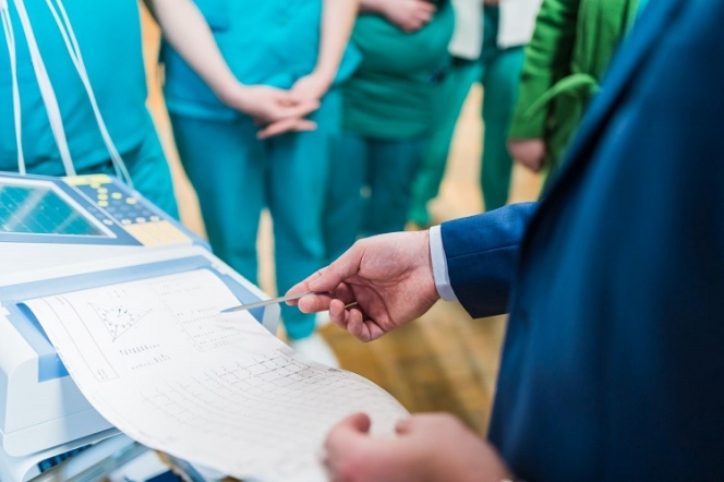 TenarisSilcotub donează Spitalului Judeţean de Urgenţă Zalău 10 aparate EKG