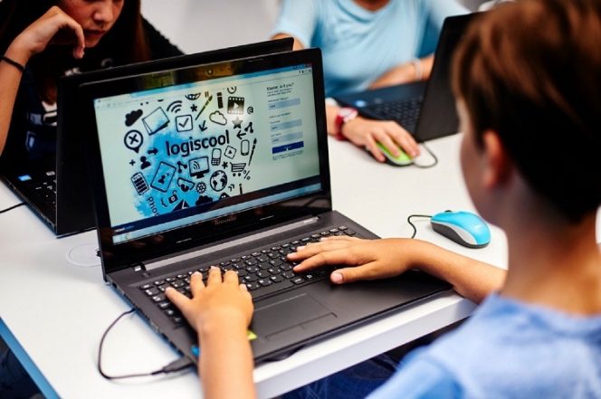 Pandemia a accelerat alfabetizarea digitală: numărul elevilor care urmează cursurile Logiscool România a crescut cu 25% în 2020
