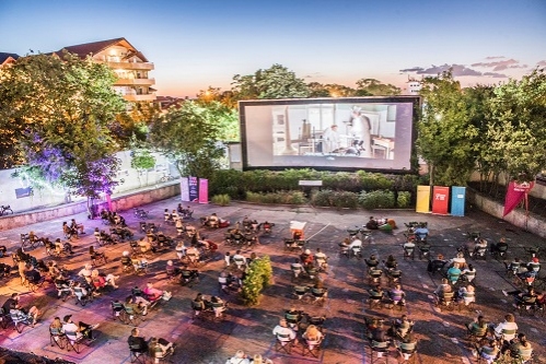 Un festival de o vară la Eforie Sud – grădina de vară Cinemascop vă așteaptă