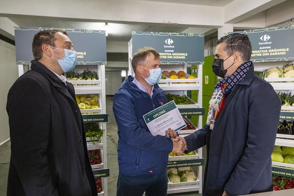 Carrefour își extinde amprenta locală printr-un nou parteneriat cu Cooperativa Grădinile Noastre din Zarand, Arad
