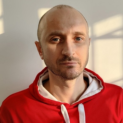 Interviu cu Ionuț Oprea // PlayHood, trupa de teatru unde sute de tineri au pus oglinda în fața societății românești