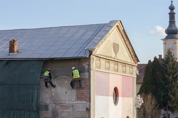 Casa Tranzit intră în noul an cu fațada curată