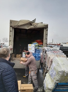 Comercianții centrului comercial și logistic Dragonul Roșu susțin eforturile Crucii Roșii Ilfov pentru ajutorarea refugiaţilor din Ucraina