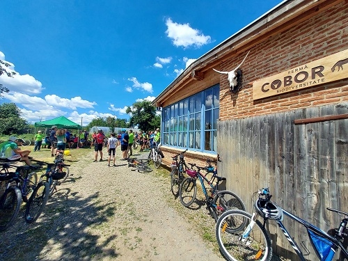 Peste 100 de cicliști au pedalat la Carpathia Bike Tour, ediția Cobor