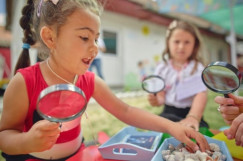 Peste 3.500 de copii beneficiază de atelierele de vară organizate de OvidiuRO în întreaga țară
