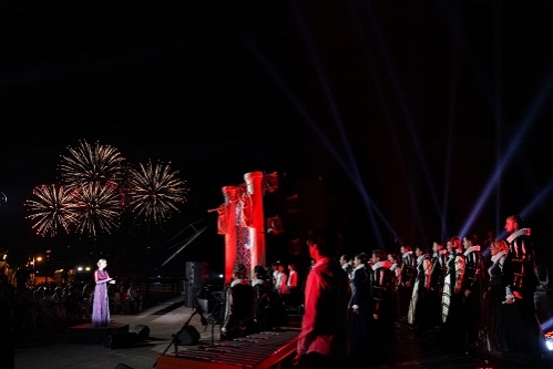Premieră Mondială la Constanța: spectacol grandios live al Corului Madrigal însoțit de jocuri de artifici