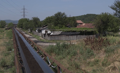 Locuitorii din Roșia-Jiu și Fărcășești sunt afectați de poluare pe termen lung