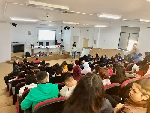 Peste 800 de elevi din Tulcea au beneficiat în ultimele săptămâni de o serie de sesiuni non-formale de învățare gratuite