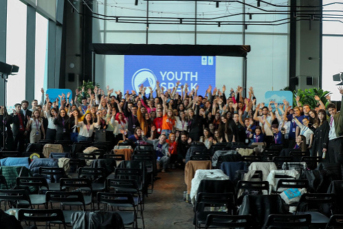 Youth Speak Forum a ajuns la final!