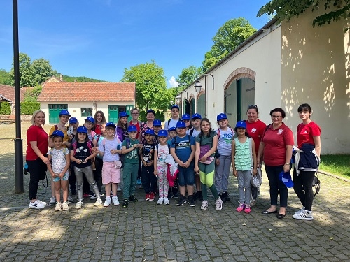 200 de copii din proiectele sociale ale Fundației Regale Margareta a României au fost invitați la Palatul Elisabeta și Domeniul Regal Săvârșin  de Ziua Internațională a Copilului