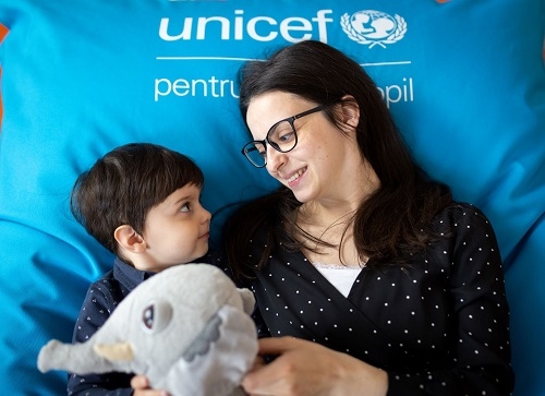 Servicii de îngrijire a copiilor la prețuri accesibile și o grădiniță de calitate sunt prioritățile părinților din 13 țări din Europa și Asia Centrală, arată un nou sondaj UNICEF