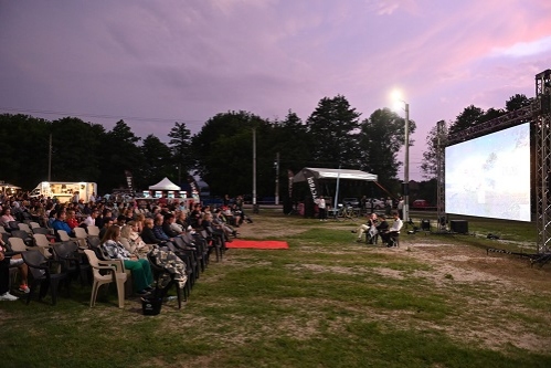 Film în Sat, cel mai mare festival de artă din mediul rural, revine cu a doua ediție la Peștișani între 1-6 august