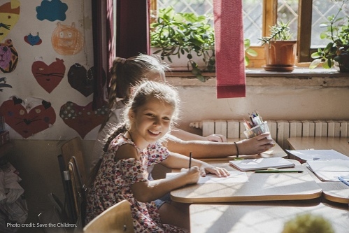 Salvați Copiii România solicită Guvernului măsuri pentru integrarea educațională a copiilor refugiați din Ucraina: În Polonia, 56% dintre copiii ucraineni nu studiau în școlile poloneze, la finalul ultimului an școlar.