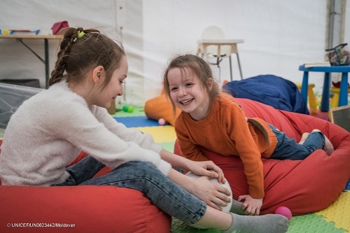 Sănătatea mintală a fiecărui copil și adolescent trebuie să fie o prioritate pentru factorii de decizie și părțile interesate din fiecare comunitate – UNICEF