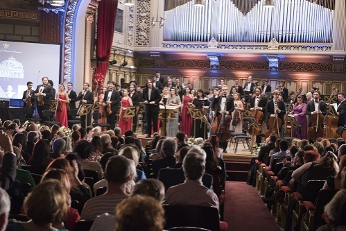 Concertul Regal Caritabil - spectacol-eveniment al generozității și valorilor autentice în sprijinul tinerilor talentați ai României