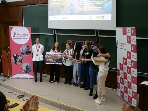 Premiul întâi la Târgul Național de Știință CODE Kids 2023 a fost acordat Clubului CODEKids Emoticon Family Tazlău pentru aplicația „Descoperă Tazlăul”