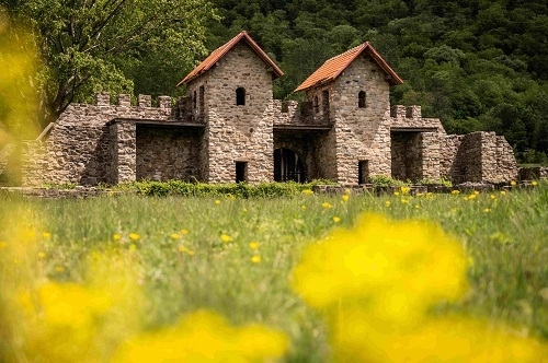 România Atractivă poartă turiștii prin locuri de poveste