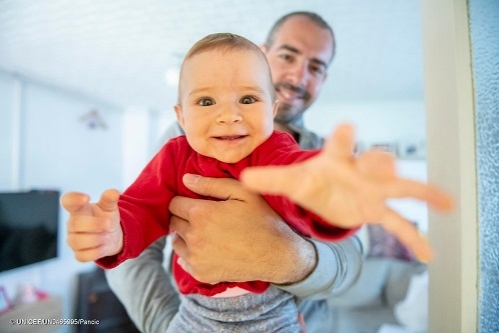 Aproape 400 de milioane de copii mici din întreaga lume sunt supuși în mod regulat unei disciplinări violente acasă – UNICEF