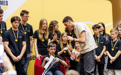 David Popovici, alături de Hope and Homes for Children: peste 100.000 de euro strânși pentru viitorii campioni
