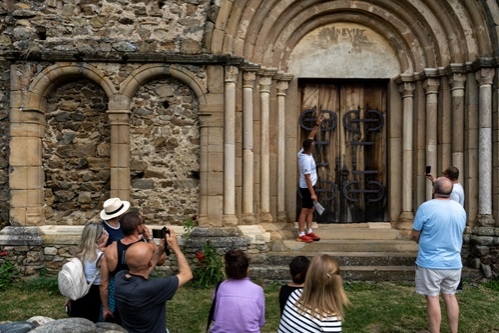 “România Atractivă” se extinde: platforma este acum disponibilă în 6 limbi și include 450 de noi obiective turistice