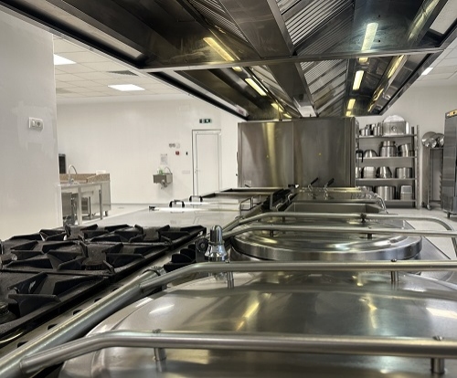 Fundația Metropolis inaugurează blocul alimentar al Institutului Național de Boli Infecțioase „Matei Balș”, după o amplă renovare în valoare de 56.500 euro