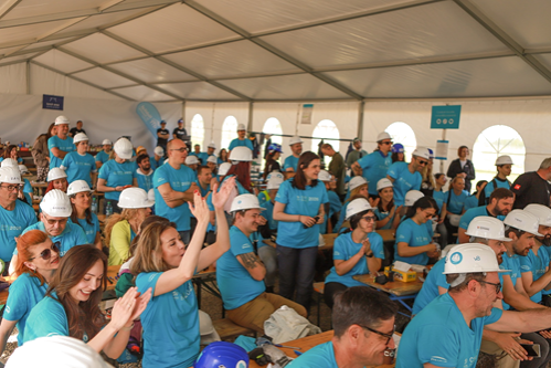 100 de lideri din companii au lucrat pe șantierul Habitat for Humanity la CEO Build