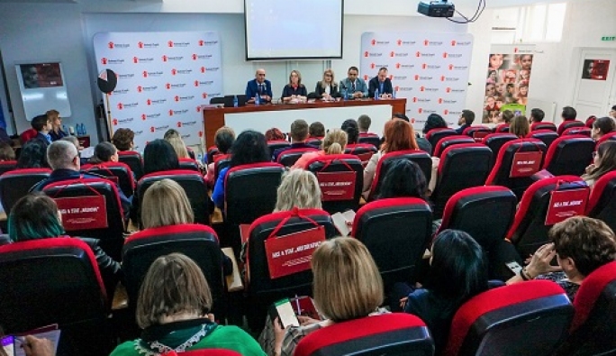 Salvați Copiii România, în parteneriat cu Ministerul Educației Naționale, ajută școlile să organizeze grupuri antibullying și să contracareze hărțuirea