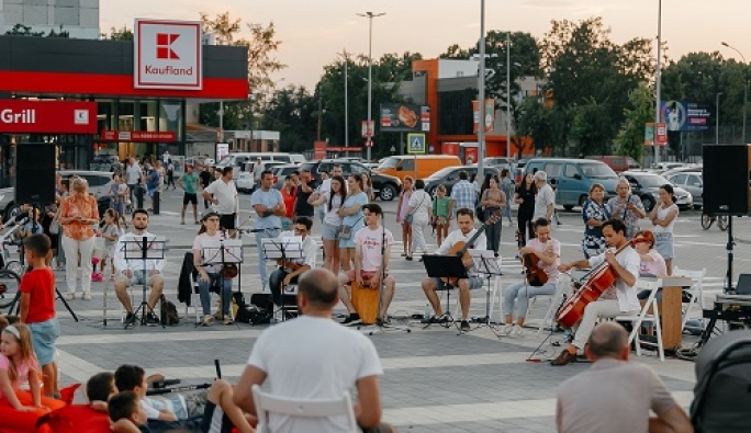 Expediția muzicală „La La Play”trece Prutul și ajunge în sud-estul României