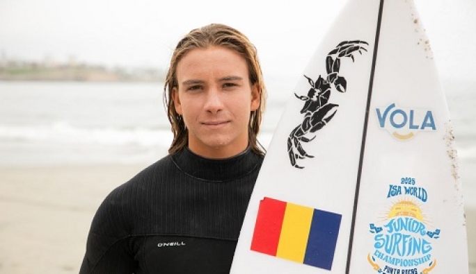 România Zboară Departe: Vola.ro și The Social Incubator au oferit 50.000 euro tinerilor performanți care au nevoie de sprijin