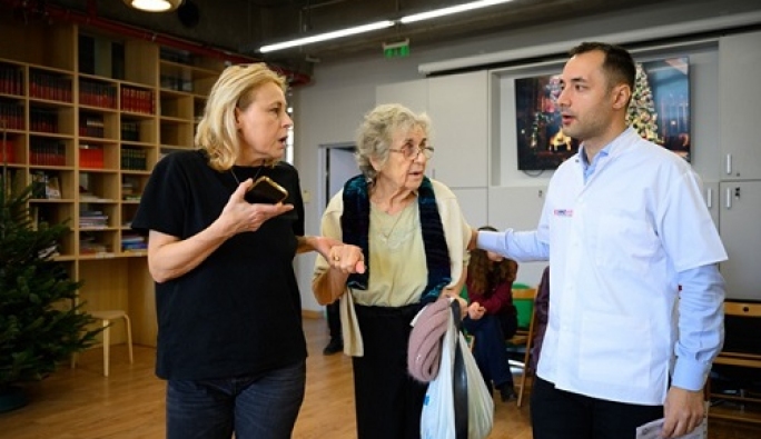 Sărbători cu grijă pentru cei uitați: peste 80 de seniori au primit îngrijire medicală gratuită la Caravana Zi de BINE