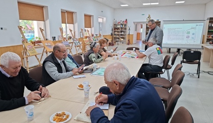 Peste 1.000 de seniori au dobândit abilități digitale  prin proiectul Hi Digital - Conectăm Generații în Lumea Digitală