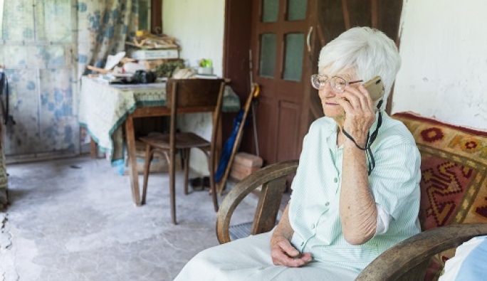 Peste 11.600 de apeluri la Telefonul Vârstnicului în 2025