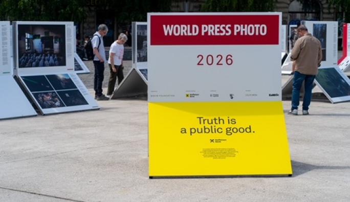 Familii separate, femei care înving în instanță, păduri care ard: World Press Photo 2026 ajunge la București