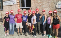 10 voluntari din SUA muncesc pe șantierul Habitat for Humanity din Mediaș