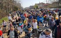 Autoritățile locale interzic protestul cetățenilor din Prelungirea Ghencea și Domnești, oamenii ies la plimbare