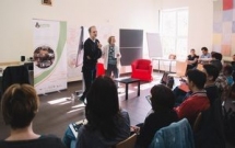 Aplică până pe 23 martie pentru cursul „Specialist practician în domeniul social“