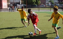 Copiii cu dizabilități intelectuale participă alături de elevi din școlile de masă la Turneele Regionale de Fotbal Special Olympics