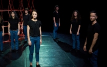 153 DE SECUNDE // Teatru contemporan inspirat de povestea uneia dintre supraviețuitoarele dramei de la Colectiv