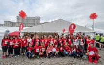 Echipa Salvați Copiii de 520 de alergători a reușit să strângă 35.000 euro la Semimaratonul București
