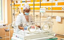 Salvați Copiii dotează maternitatea din Botoșani, centru medical care deservește întreg județul