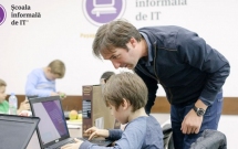 BCR a dăruit peste 300 de echipamente IT copiilor de la țară, prin intermediul programului IT4Kids al Școlii informale de IT
