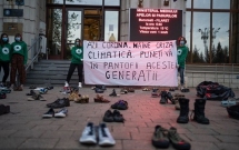 Flashmob la Ministerul Mediului // “Puneți-vă în pantofii acestei generații!”