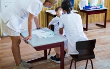 Săptămâna educației și a sănătății la Castelu // Ateliere de alfabetizare rapidă și dezvoltare personală, caravană medicală pediatrică și cursuri de igienă