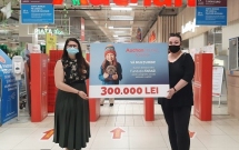 Auchan: Donație totală de 300.000 de lei către Fundația FARA, în urma vânzării a peste 43.000 de castori de pluș Titi