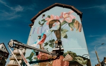 Noi lucrări de artă stradală și prima poezie murală apar începând de astăzi pe 10 ziduri din Sibiu