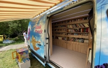 Peste 1.100 de cărți au fost colectate de BookTruck, biblioteca mobilă ce împrumută gratuit cărți în satele din Cluj