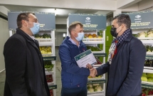 Carrefour își extinde amprenta locală printr-un nou parteneriat cu Cooperativa Grădinile Noastre din Zarand, Arad